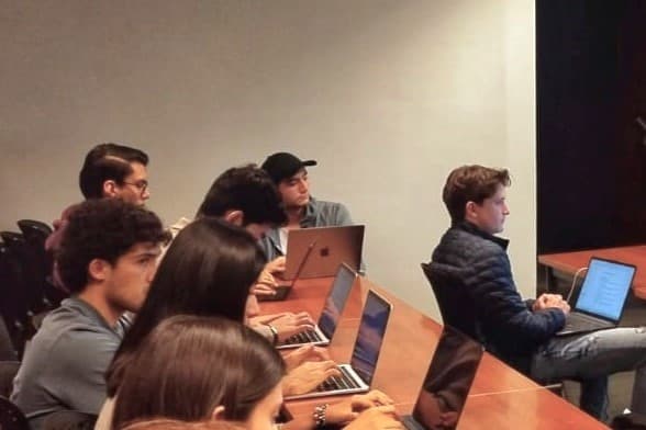 Cápsulas de IA para alumnos de Estrategias y Seminario de Comunicación Escrita